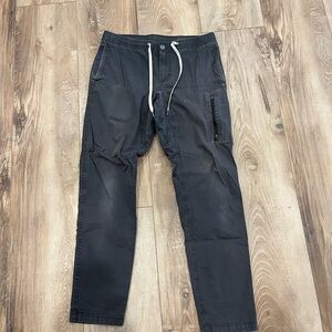Vuori Men's Charcoal Joggers